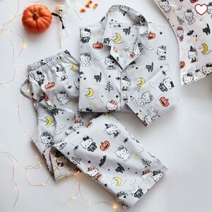 Hello Kitty® Glow-in-the-Dark Halloween Loose Fit Pajama Set- small